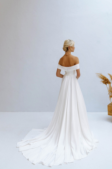 Купить свадебное платье «Фернанда» Наталья Романова из коллекции Блаш Бриз 2022 года в салоне «Мэри Трюфель»