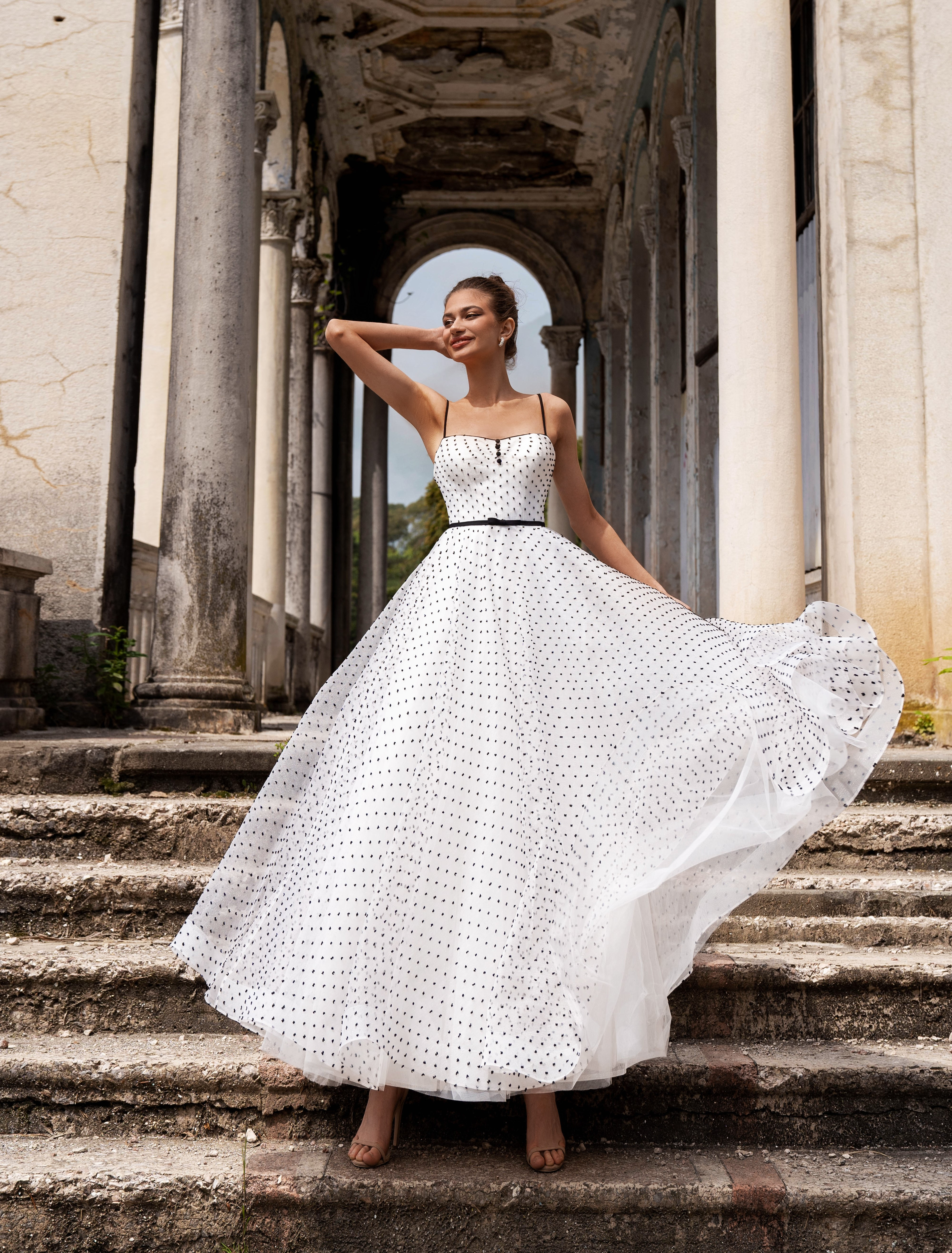 Купить свадебное платье «Кайла» Натальи Романовой из коллекции Сандримс 2023 года в салоне «Мэри Трюфель»
