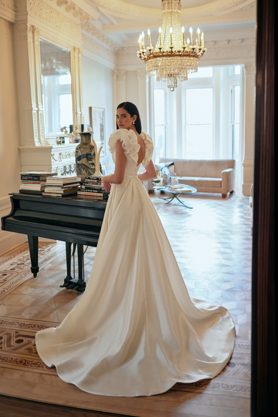Купить свадебное платье «Беллини» Вона из коллекции Любовь в городе 2022 года в салоне «Мэри Трюфель»