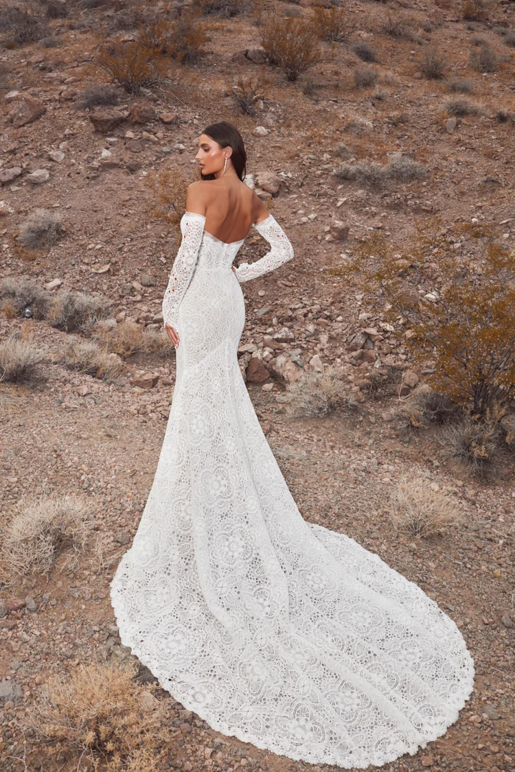 Buy wedding dress «LP2401» La Perle from the collection of 2024 in the boutique “Mary Trufel” LP2401