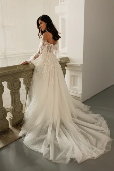 Купить свадебное платье «Софи» Эстелавия из коллекции Одна на миллион 2024 года в салоне «Мэри Трюфель» Софи