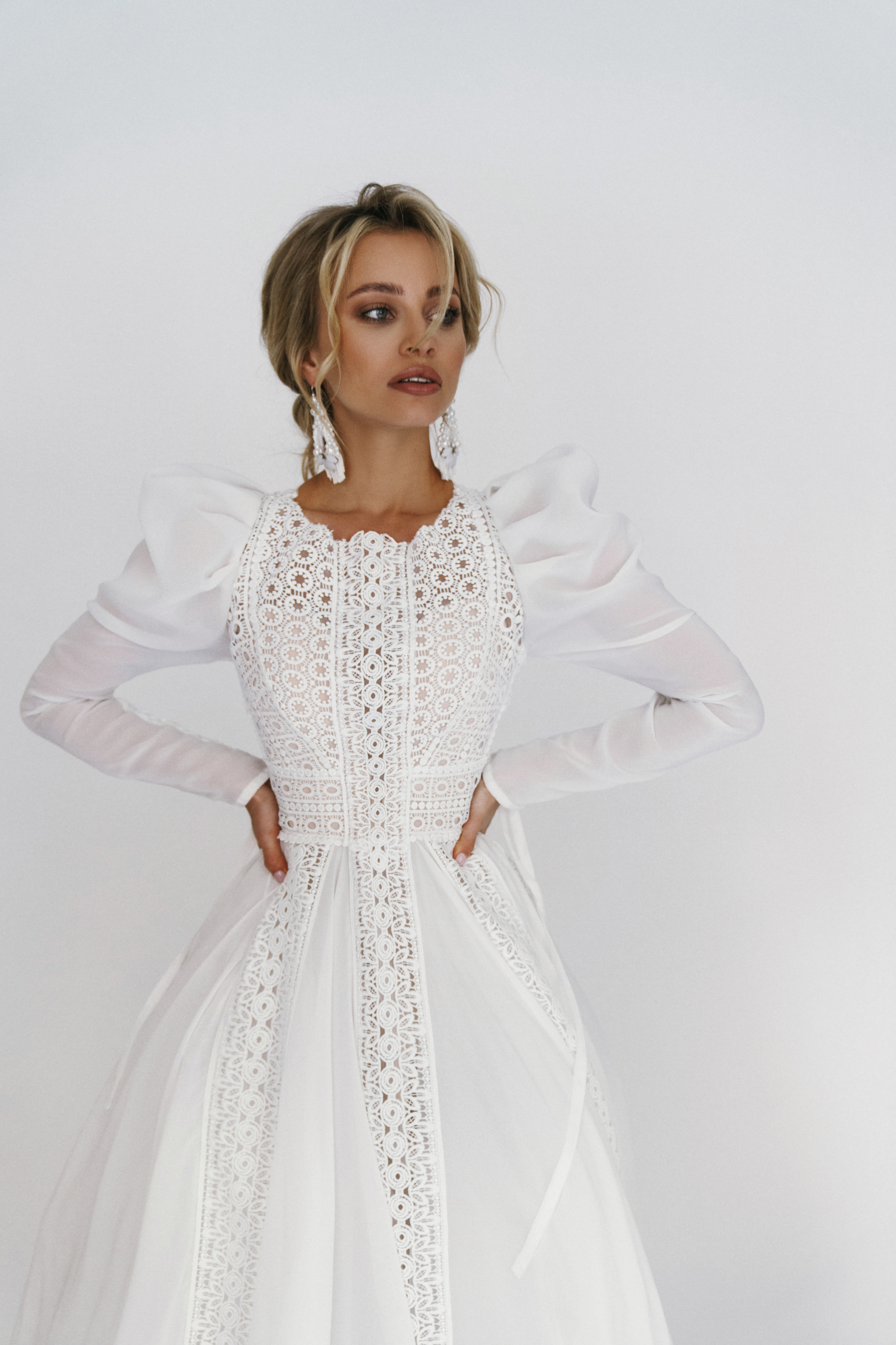 Купить свадебное платье «Забава» из шифона с кружевом Рара Авис из коллекции Искра 2021 года в интернет-магазине