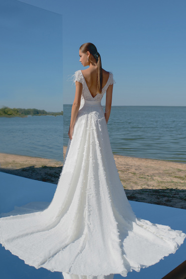 Свадебное платье «Коломба» Strekkoza — купить в Краснодаре платье Коломба из Nuvole Nella Sabbia Стреккоза 2020