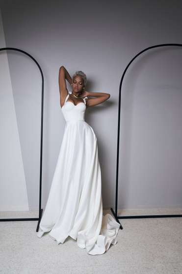 Свадебное платье «Лора» Марта — купить в Москве платье Ксара из коллекции 2021 года