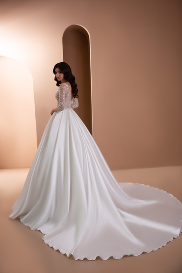 Купить свадебное платье Роксолана Армония из коллекции 2021 года в салоне «Мэри Трюфель»