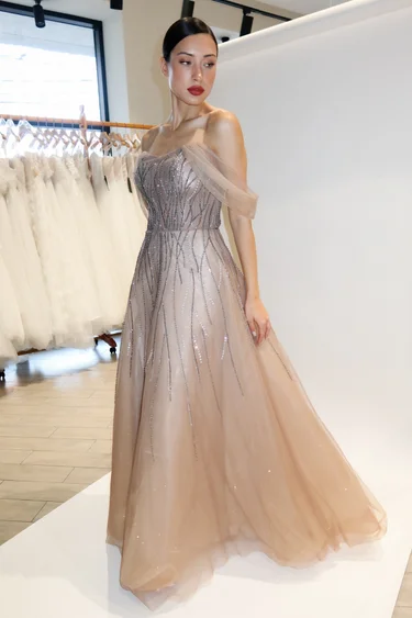 Купить вечернее платье из вечерней коллекции 2025 в салоне «Мэри Трюфель» Арт.17274