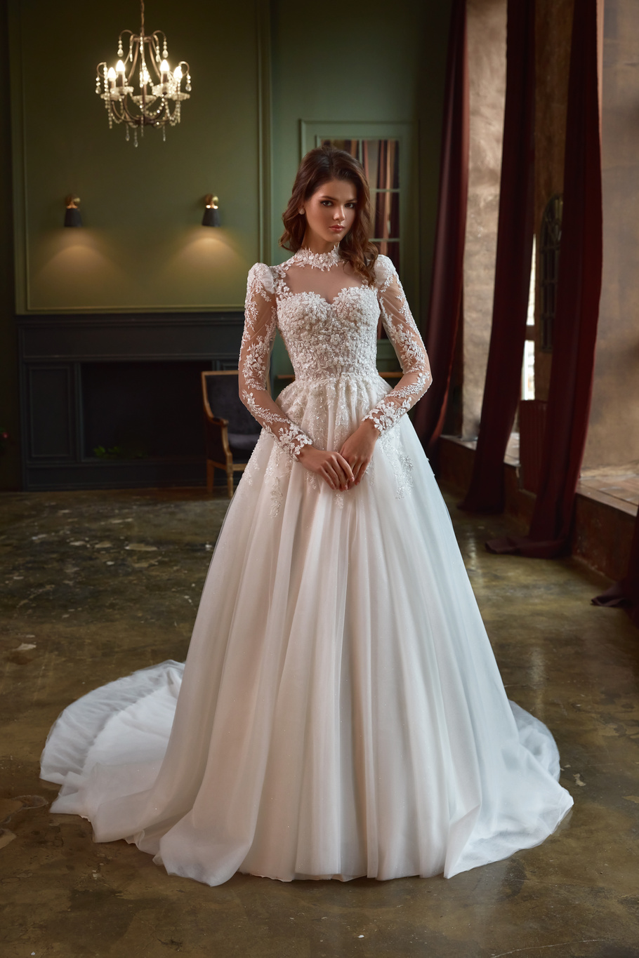 Красивое свадебное платье с ручной вышивкой купить в Москве