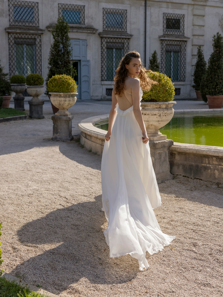 Купить свадебное платье «Перла» Бламмо Биамо из коллекции Гармония Любви 2023 года в салоне «Мэри Трюфель»