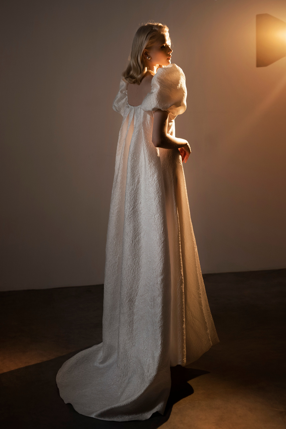 Купить свадебное платье Доминика Эйв из коллекции 2023 года в салоне «Мэри Трюфель»