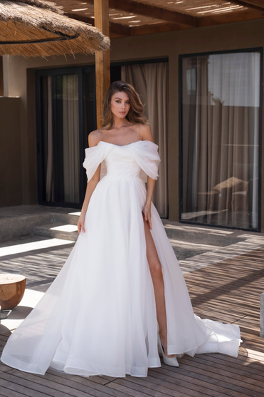 Купить свадебное платье Каприс Наталья Романова из коллекции 2024 года в салоне «Мэри Трюфель»