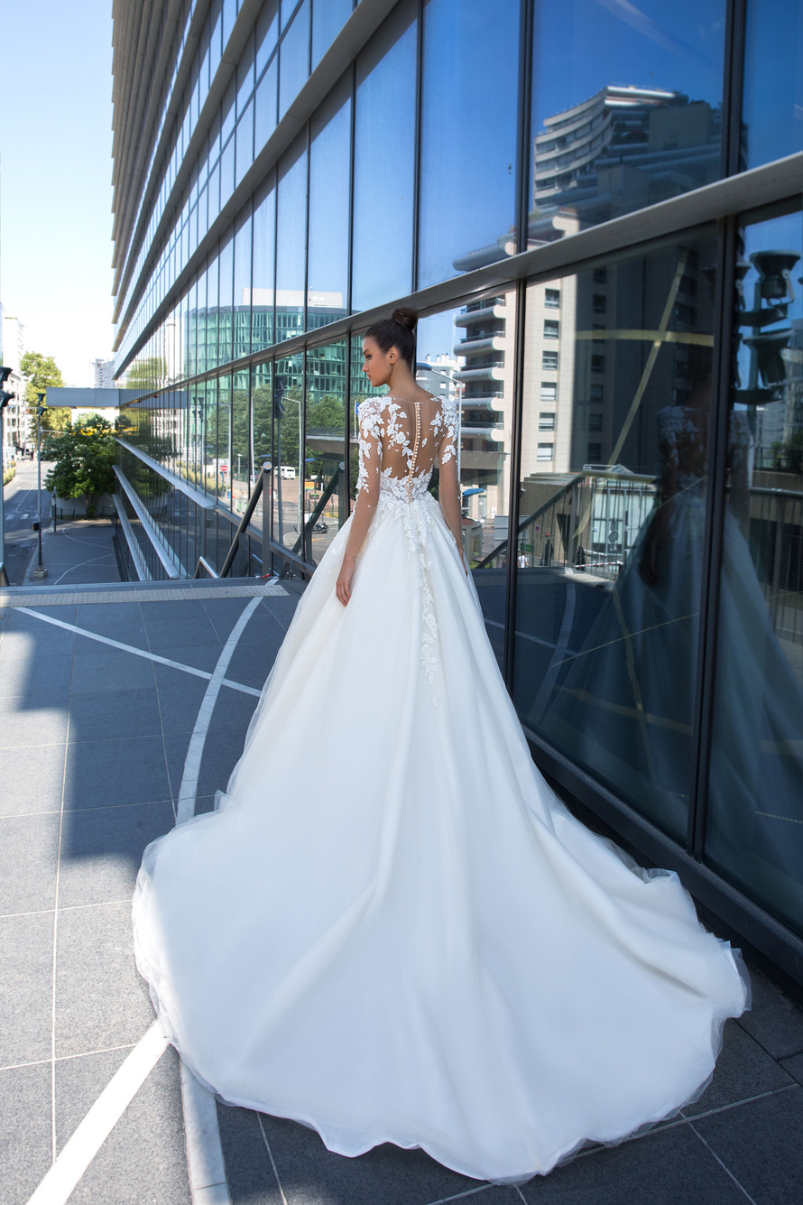 Купить свадебное платье «Ренни» Кристал Дизайн из коллекции Париж 2019 в салоне свадебных платьев