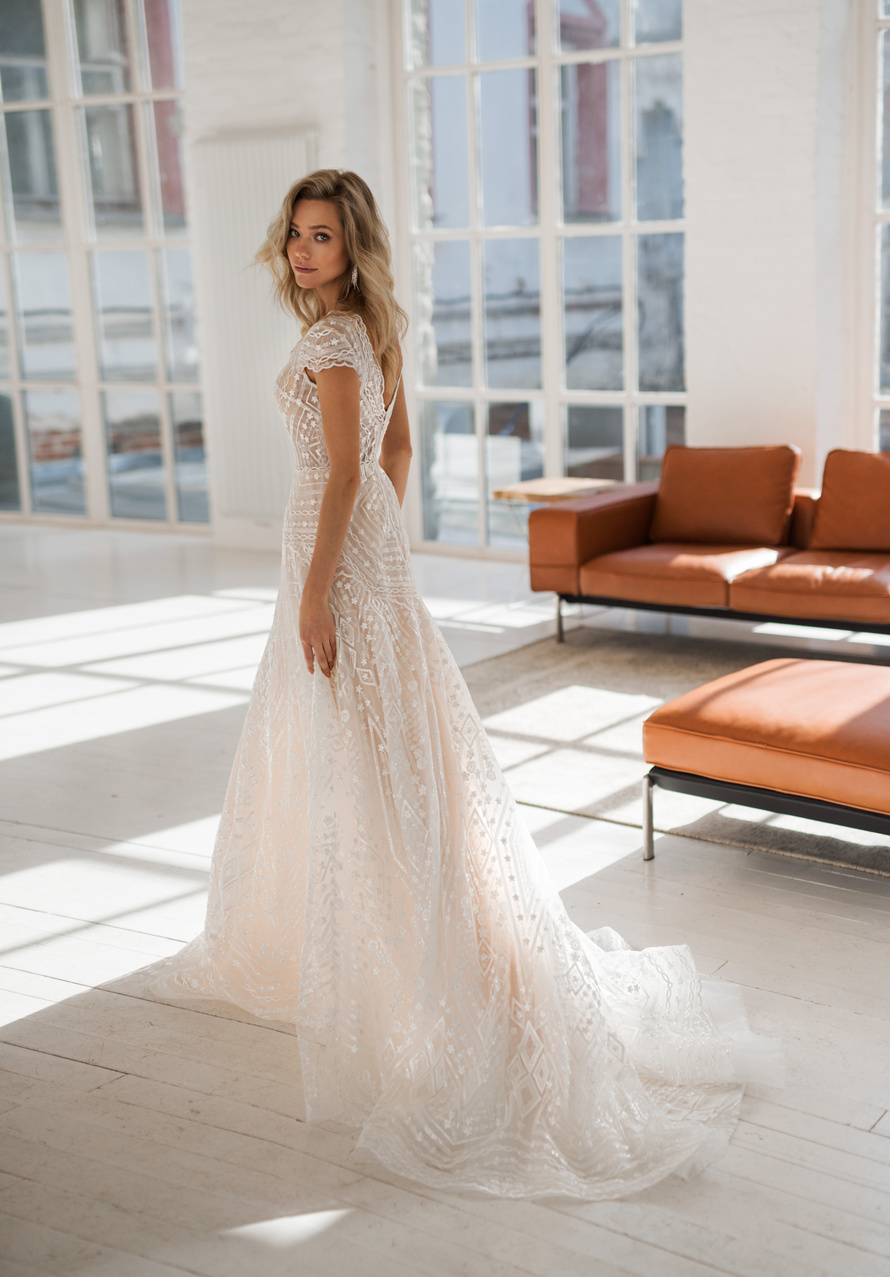 Купить свадебное платье «Аллегра» Натальи Романовой из коллекции 2020 в салоне «Мэри Трюфель»