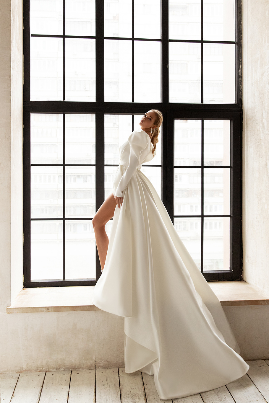 Свадебное платье «Тайра» Евы Лендел — купить в Краснодаре платье Тайра из коллекции "Меньше значит больше"2021