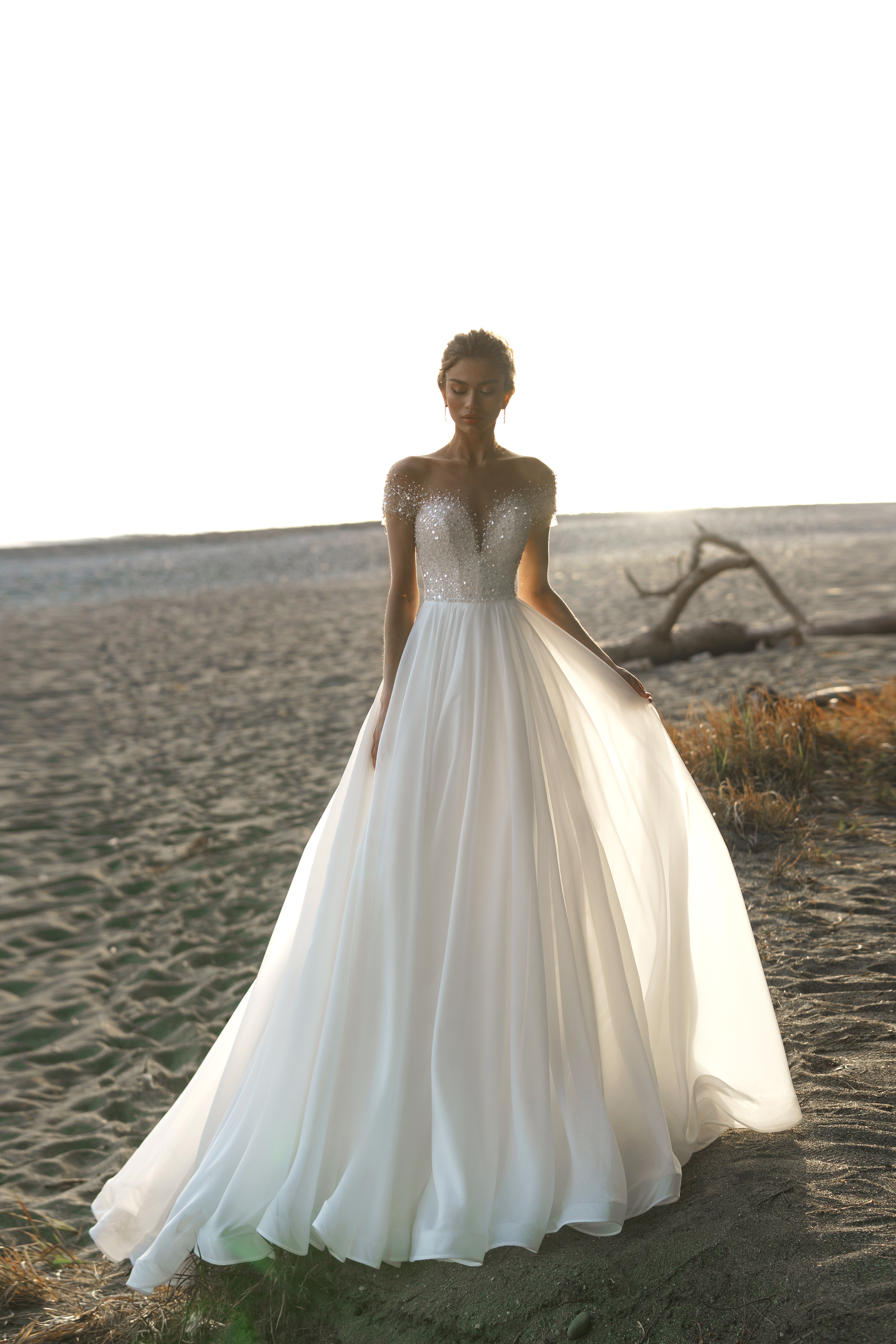 Купить свадебное платье «Ливз» Натальи Романовой из коллекции Сандримс 2023 года в салоне «Мэри Трюфель»