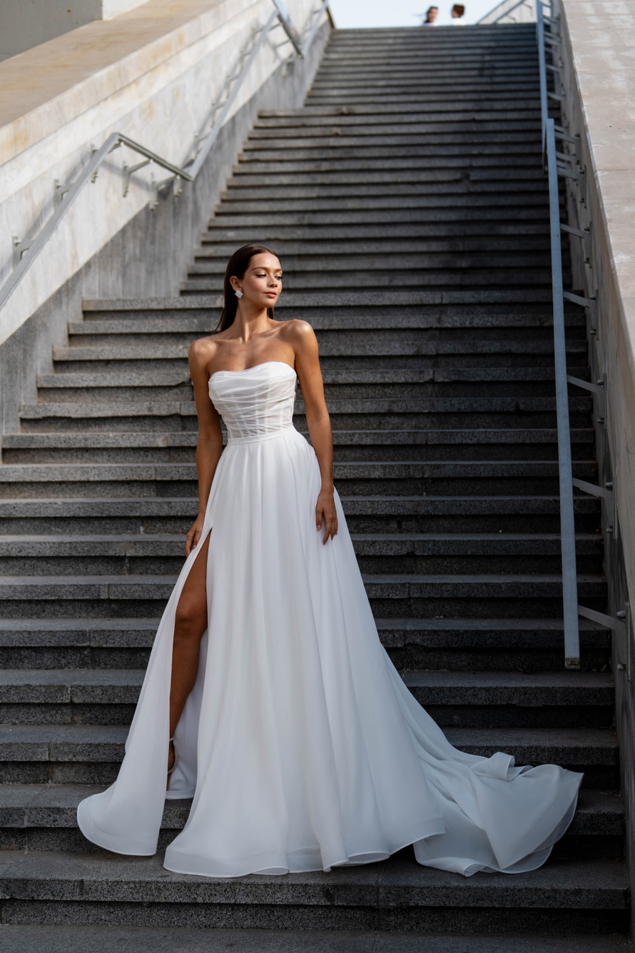 Купить свадебное платье «Селин» Сонеста из коллекции 2023 года в салоне «Мэри Трюфель»