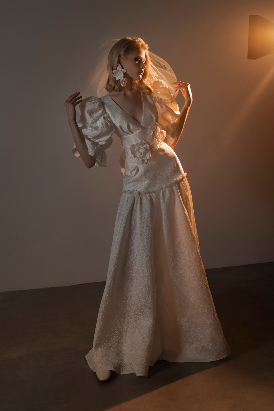 Купить свадебное платье Аманда Эйв из коллекции 2023 года в салоне «Мэри Трюфель»