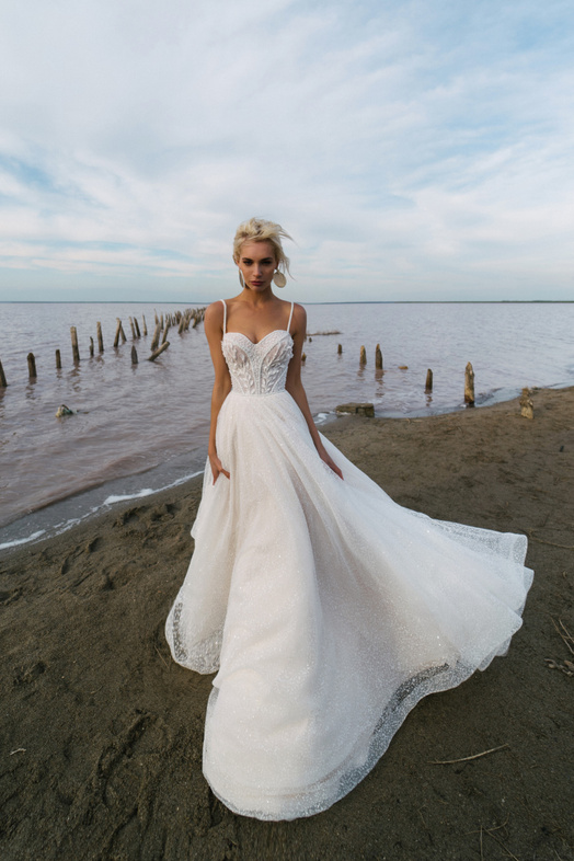 Купить свадебное платье «Тирса» Наталья Романова из коллекции Блаш 2022 года в салоне «Мэри Трюфель»