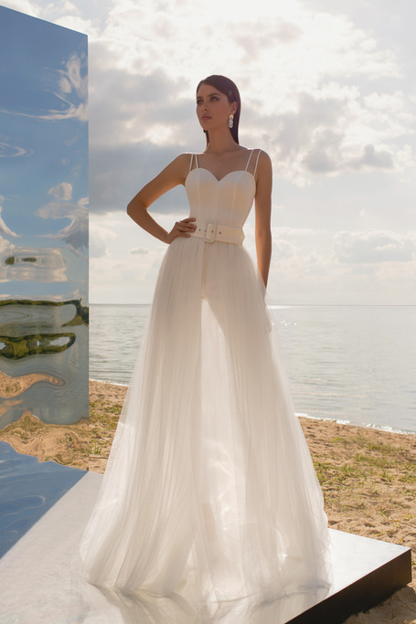 Свадебный комбинезон «Бачо» Strekkoza — купить в Краснодаре платье Бачо из Nuvole Nella Sabbia Стреккоза 2020
