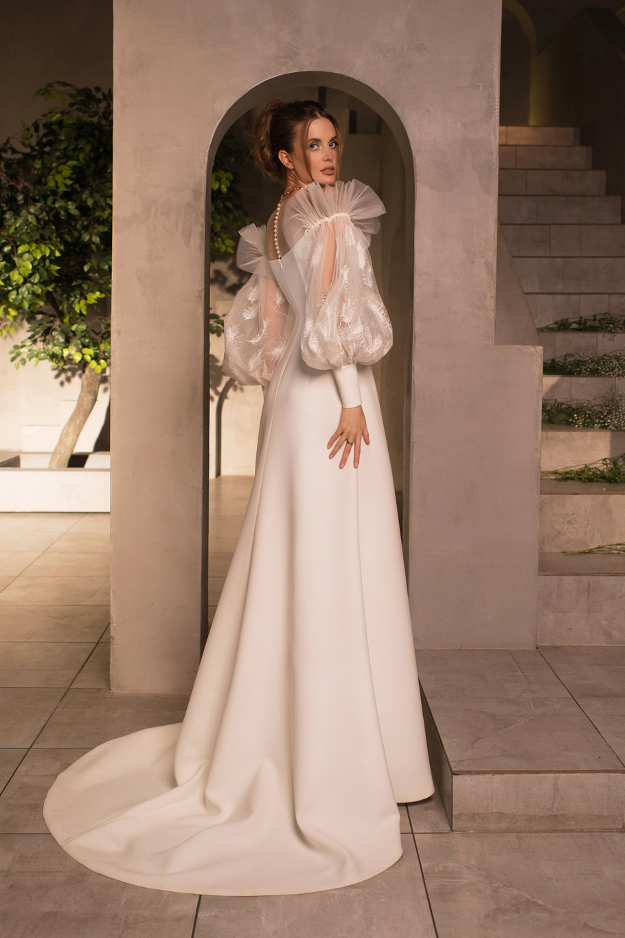 Купить свадебное платье «Алусиус» Мэрри Марк из коллекции Минимализм 2023 года в салоне «Мэри Трюфель»