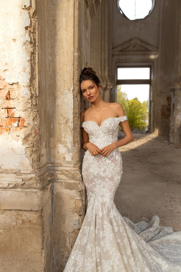 Купить свадебное платье «Паола» Евы Лендел из коллекции 2021 в Санкт-Петербурге 