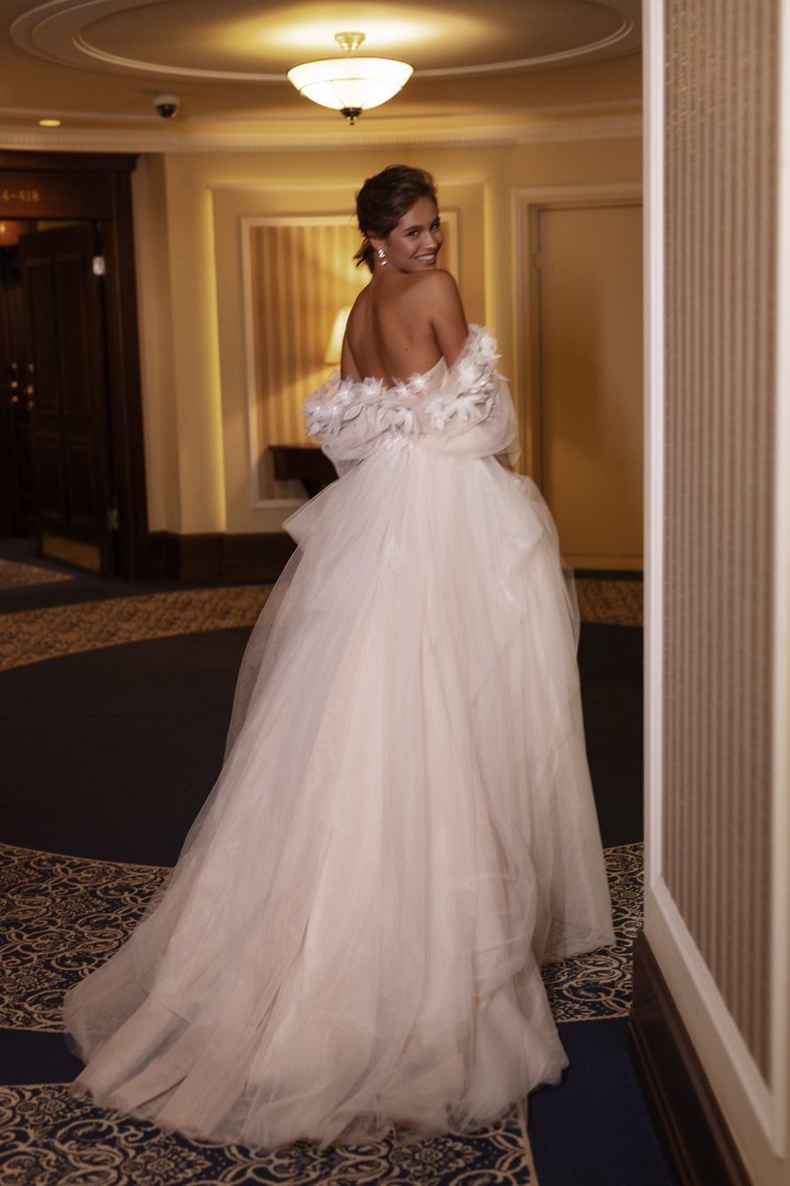Купить свадебное платье «Нуаж» Анна Кузнецова из коллекции Муза 2022 года в салоне «Мэри Трюфель»