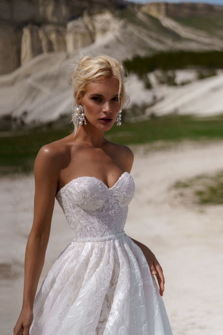 Купить свадебное платье «Феона» Наталья Романова из коллекции Блаш 2022 года в салоне «Мэри Трюфель»