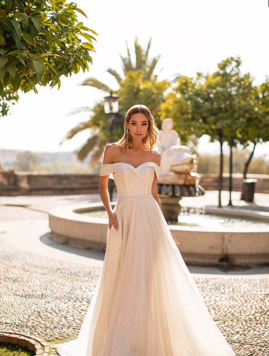 Свадебное платье 73674 LUSSANO BRIDEL — купить в Краснодаре из коллекции 2021 Essential