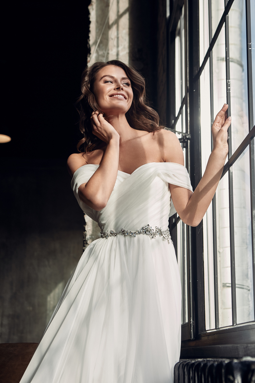Купить свадебное платье «Маэлз» Натальи Романовой из коллекции 2020 в салоне «Мэри Трюфель»
