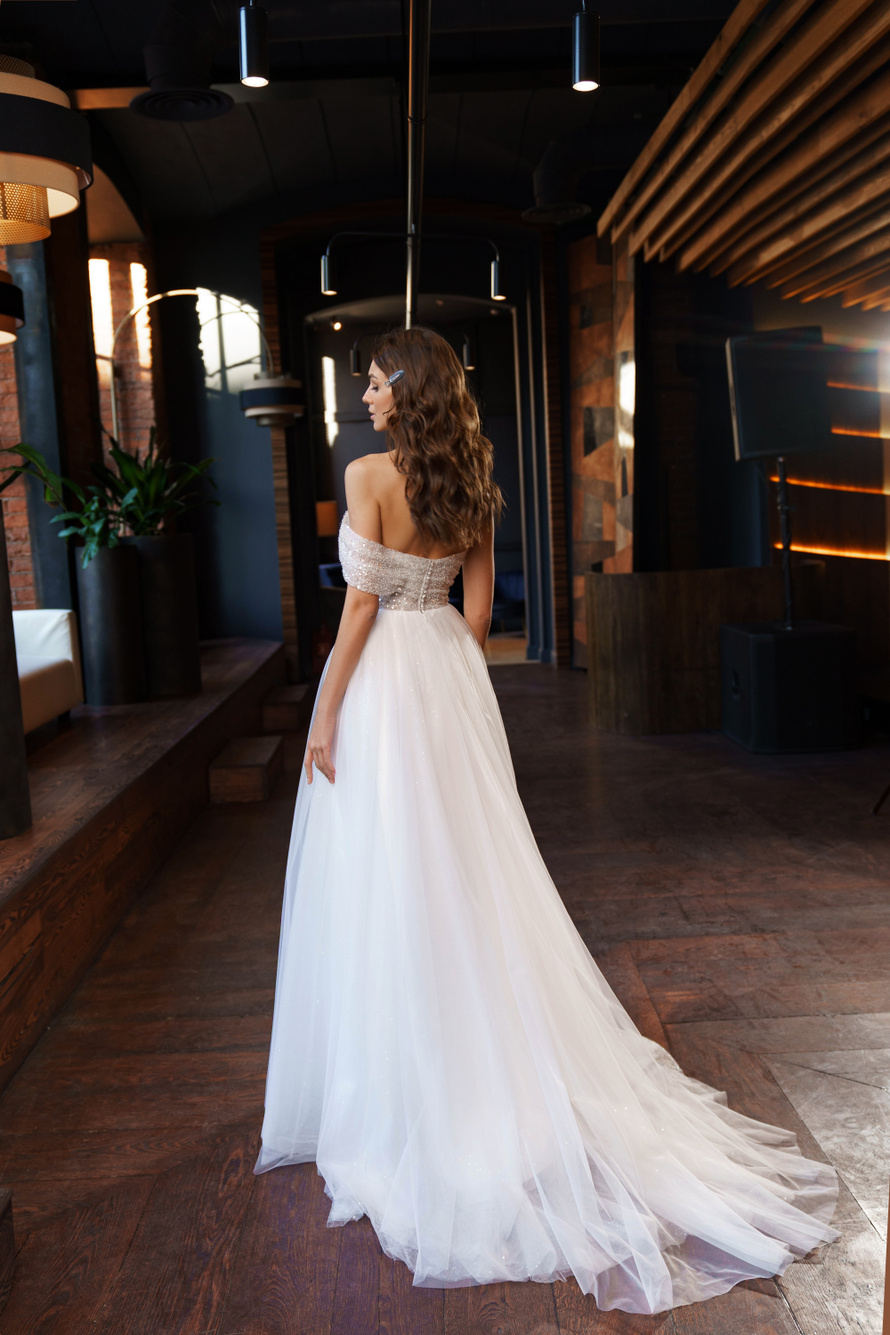 Купить свадебное платье «Дилара» Сониа Солей Эир из коллекции 2023 года в салоне «Мэри Трюфель»