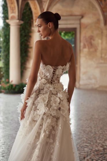 Wedding dresses with open back