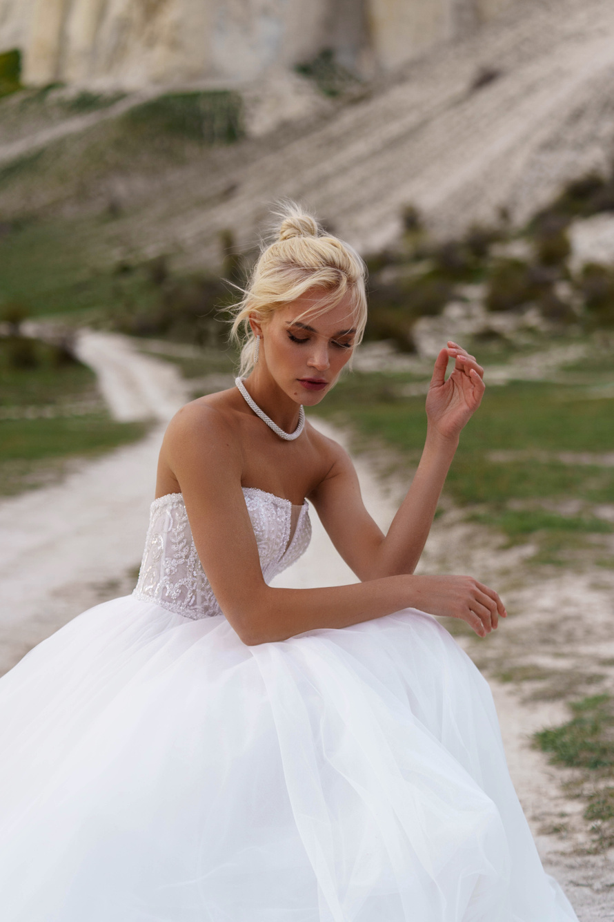 Купить свадебное платье «Каролина» Наталья Романова из коллекции Блаш 2022 года в салоне «Мэри Трюфель»