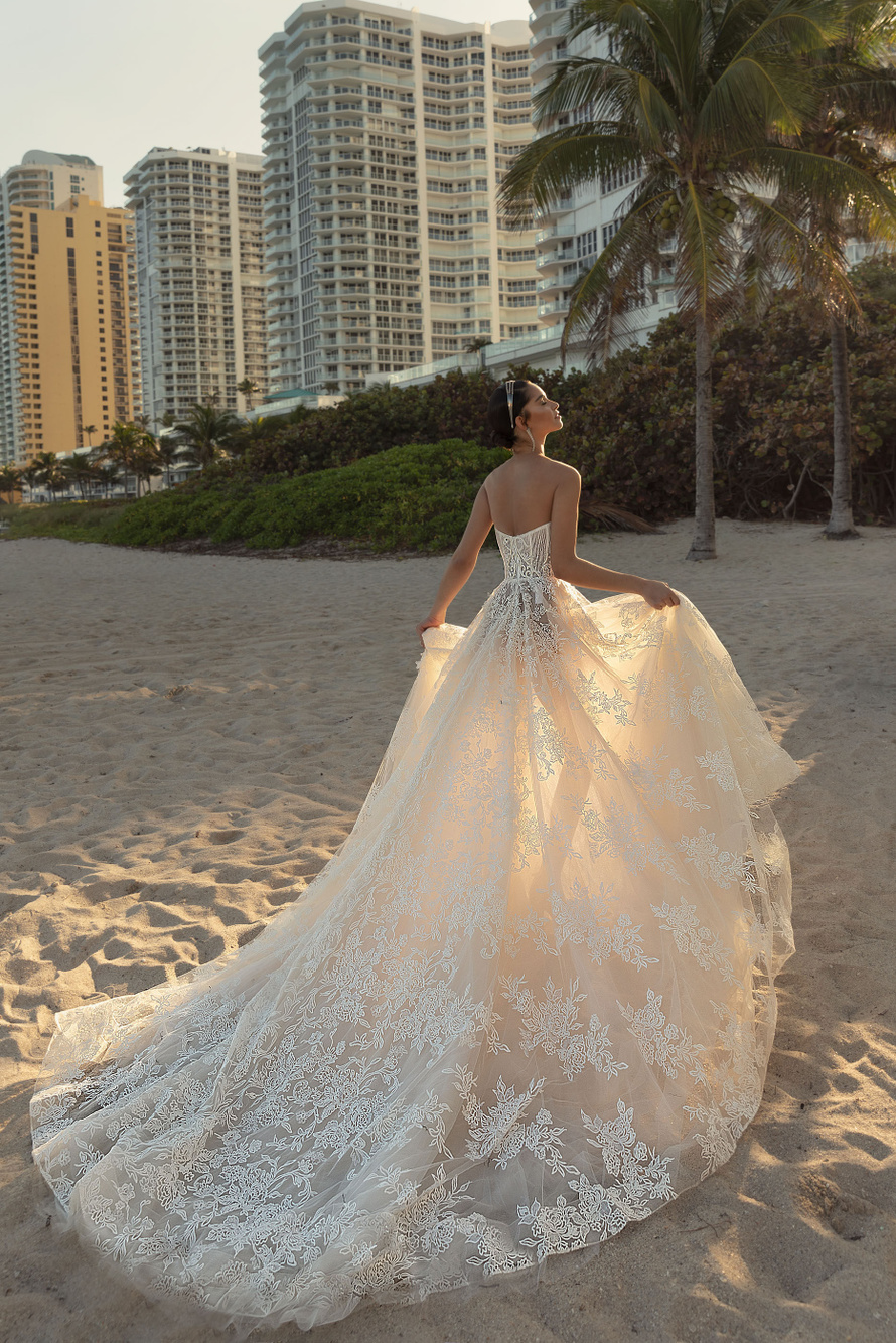 Купить свадебное платье «Малика» Кристал Дизайн из коллекции 2020 в салоне