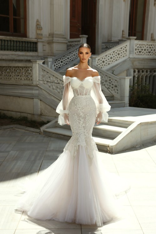 Wedding dresses with voluminous sleeves