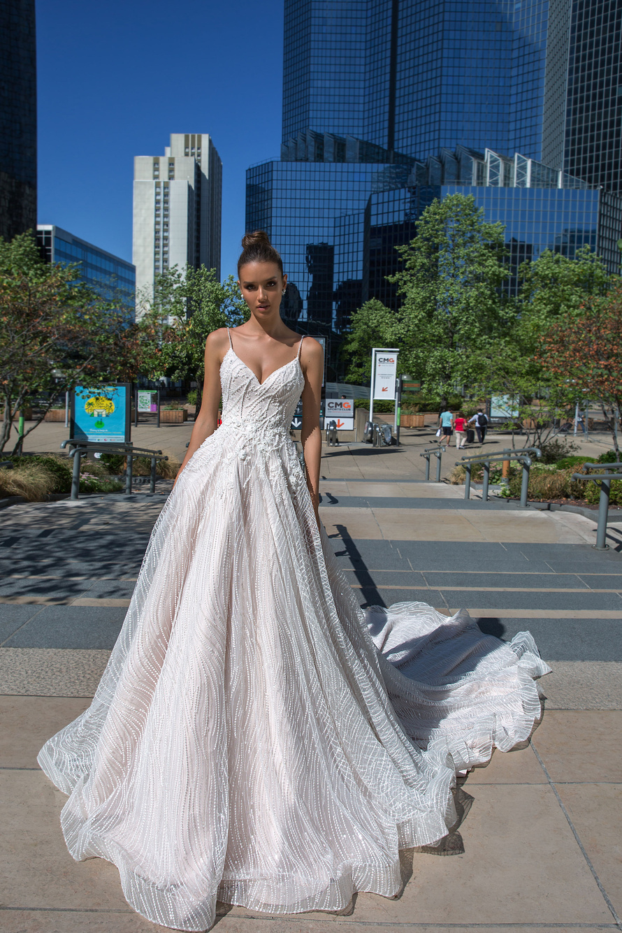 Свадебное платье «Вейла» Кристал Дизайн из коллекции Париж 2019 фото, цена