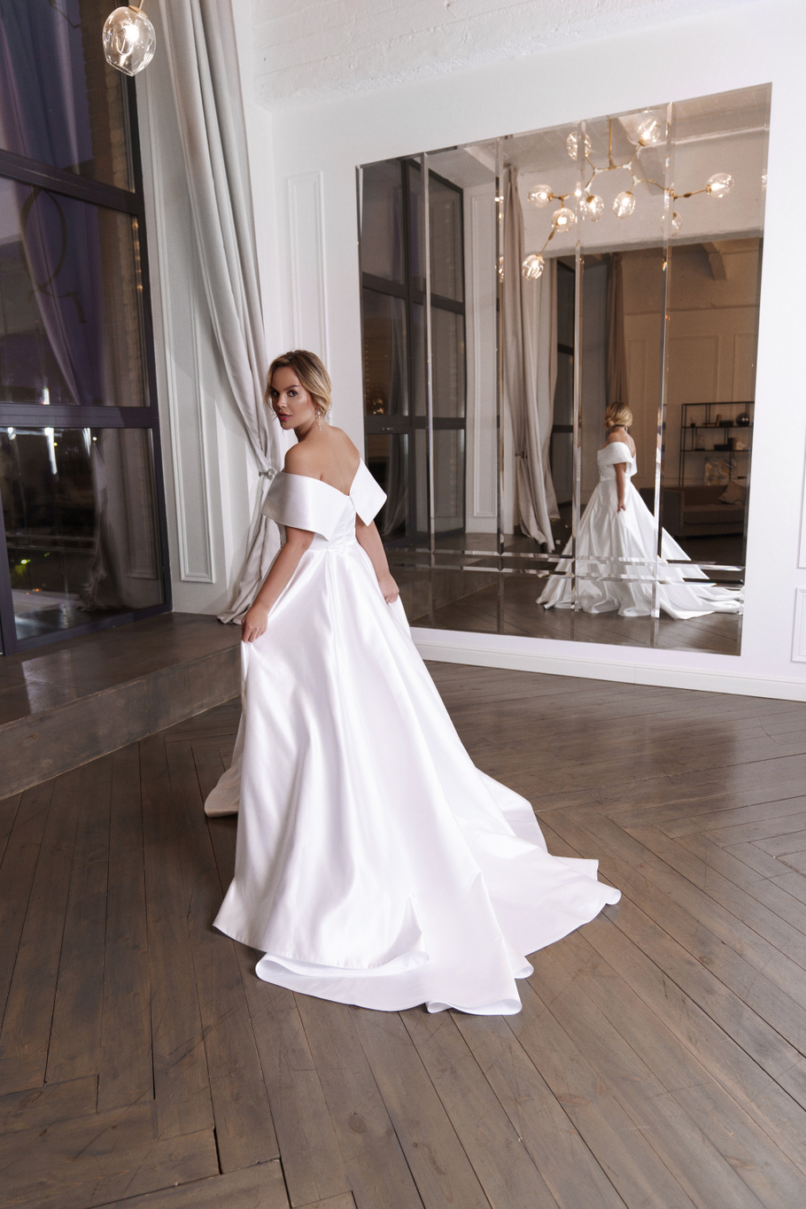 Свадебное платье «Ивон плюс сайз» Марта — купить в Москве платье Ивон из коллекции 2019 года