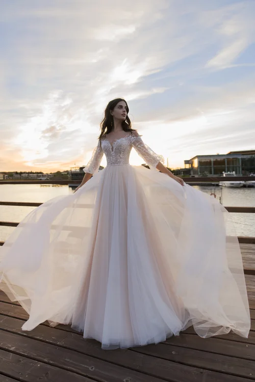 Купить свадебное платье «Лейла» Натальи Романовой из коллекции 2019 в салоне свадебных платьев Лейла