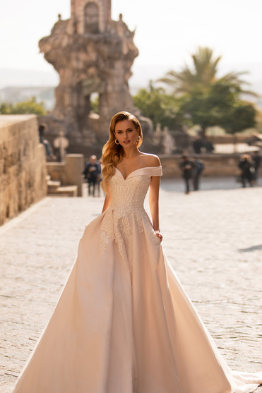 Свадебное платье «19325» LUSSANO BRIDEL — купить в Волгограде из коллекции 2021 Essential