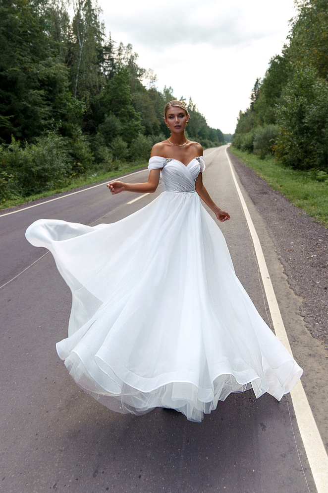 Купить свадебное платье «Вилора» Натальи Романовой из коллекции 2021 в салоне «Мэри Трюфель»