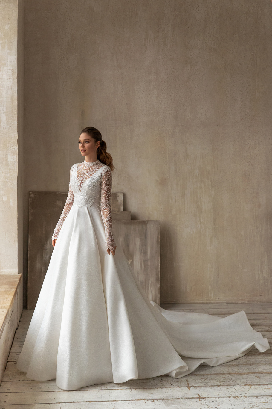 Свадебное платье «Амани» Евы Лендел — купить в Краснодаре платье Амани из коллекции "Меньше значит больше"2021