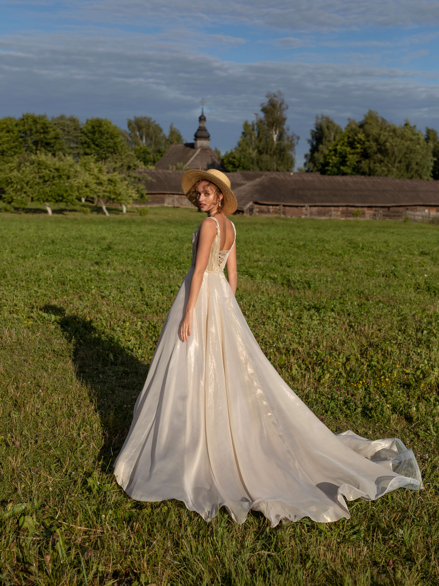 Купить свадебное платье «Гарда» Рара Авис из коллекции Сан Рей 2020 года в интернет-магазине