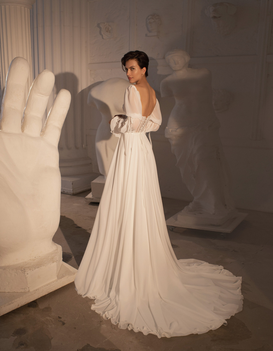 Купить свадебное платье «Лин» Кукла из коллекции Олимп 2022 года в салоне «Мэри Трюфель»