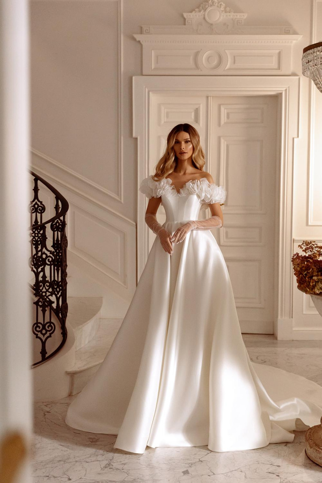 Buy wedding dress «Caprese» Rara Avis from the collection of Dolce Vita  2023 in the boutique “Mary Trufel” in Dubai