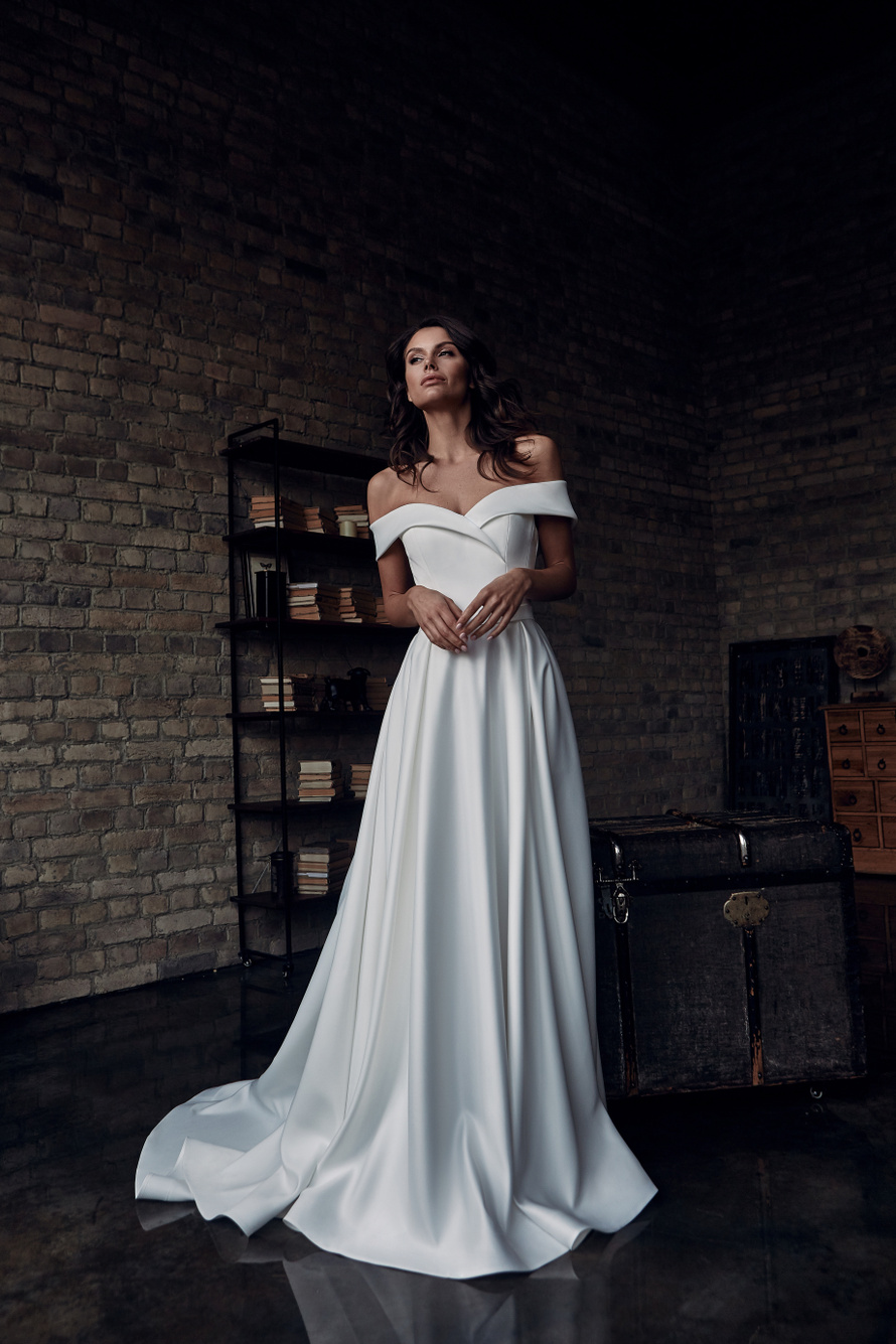 Купить свадебное платье «Роана» Натальи Романовой из коллекции 2020 в салоне «Мэри Трюфель»