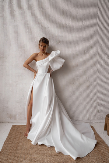 Buy Savia Natalia Romanova's wedding dress from the Dune 2025 collection at the Mary Trufel boutique