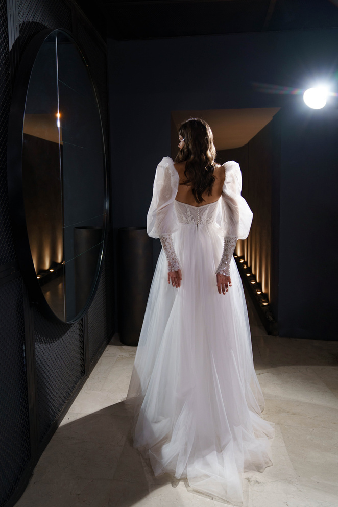 Купить свадебное платье «Ливия» Сониа Солей Эир из коллекции 2023 года в салоне «Мэри Трюфель»