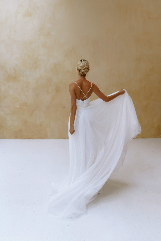 Купить свадебное платье «Линэ» Наталья Романова из коллекции Блаш Бриз 2022 года в салоне «Мэри Трюфель»