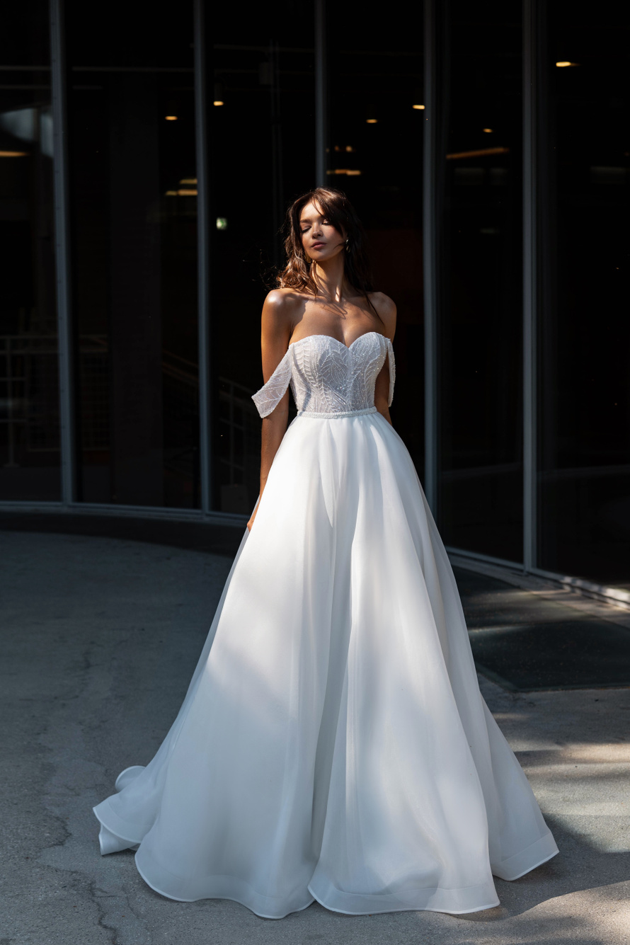 Купить свадебное платье «Моника» Сонеста из коллекции 2023 года в салоне «Мэри Трюфель»