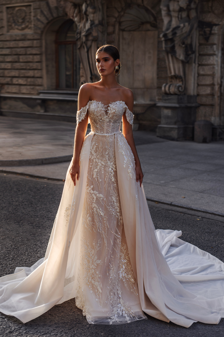 Свадебное платье из кружева и сетки – Malena
