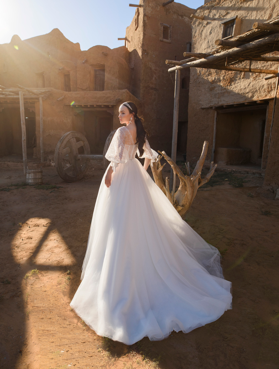 Купить свадебное платье «Савантия» Кукла из коллекции Азия 2023 года в салоне «Мэри Трюфель»