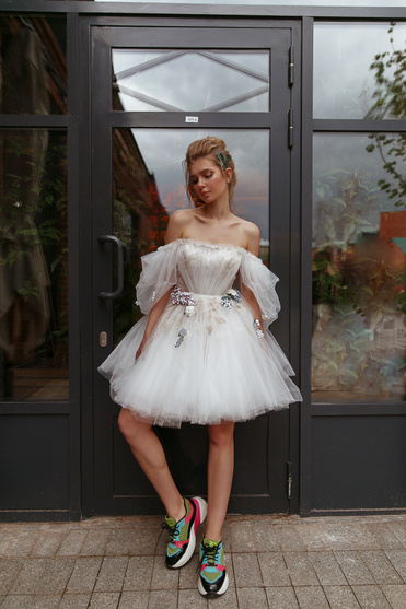 Купить короткое свадебное платье «Леви» Рара Авис из коллекции Флорал Парадайз 2018 года в салоне свадебных платьев